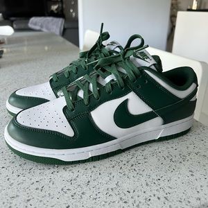 Nike dunk low Michigan